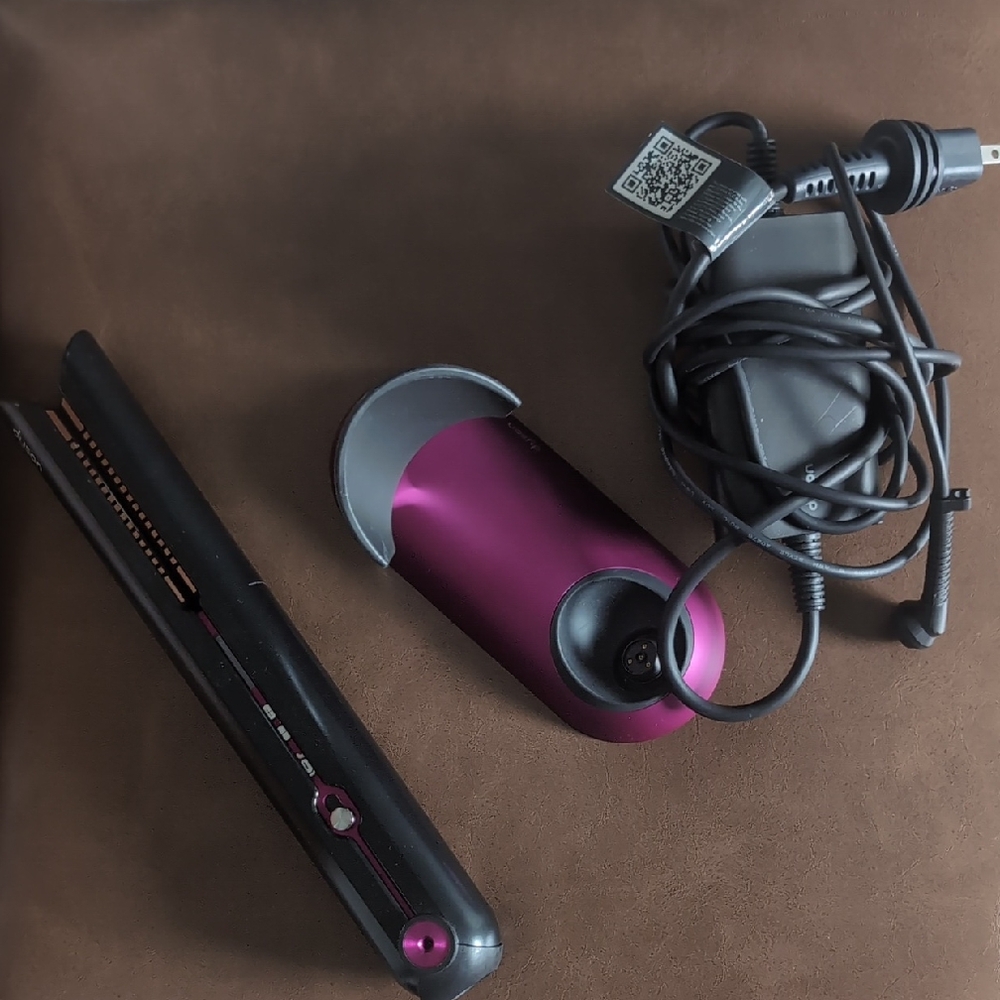 Dyson Corrale Purple and Black Hair Straightener with Charger